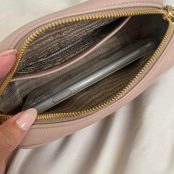 prada bandoliera, napa gaufre ‘1, in color “cipria” (dusty rose pink) - Picture 5 of 12